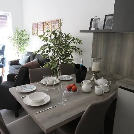 Collection - St Elmo Luxury Apartment *